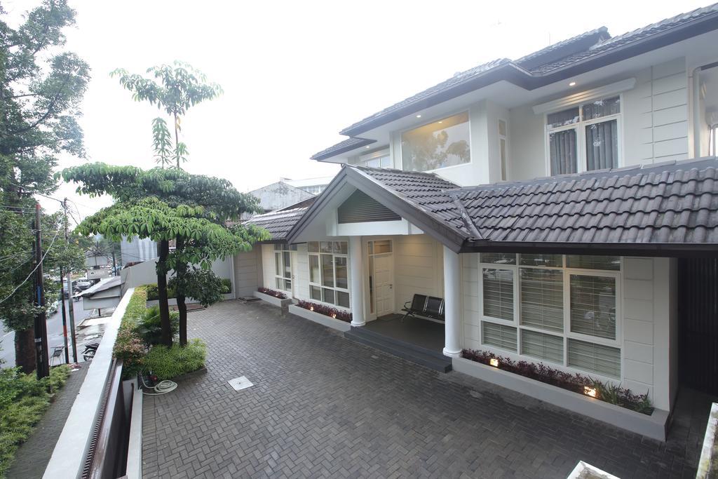 Dago 207 Hotel Bandung Exterior photo